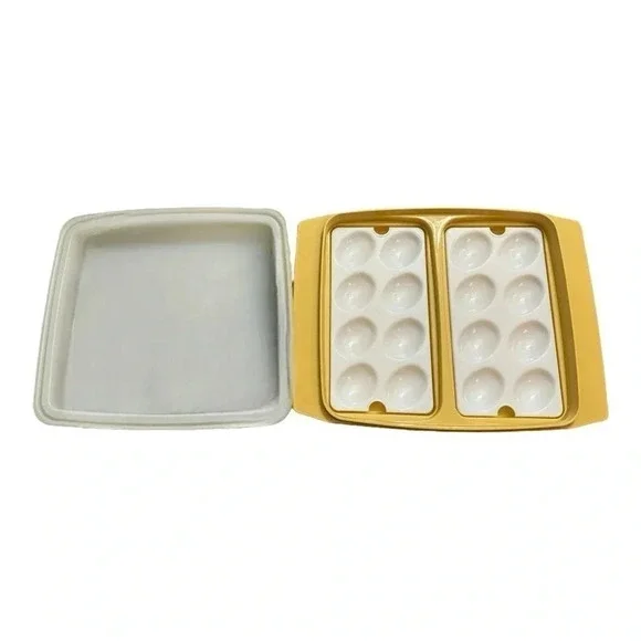 Vintage Tupperware Deviled Egg - Picture 8 of 8